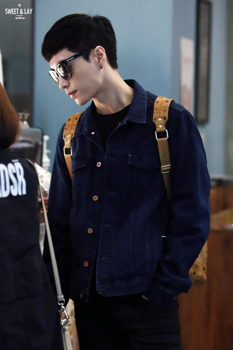 EXOCASTLE tweet picture