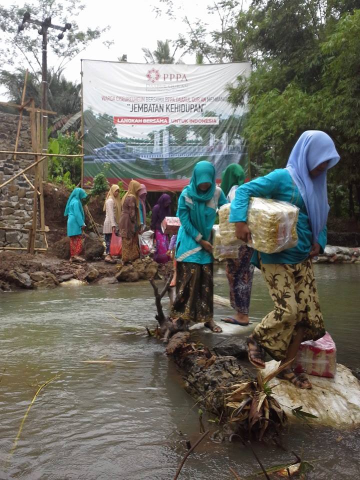 1. #SedekahMakanSantri baru-baru ini disalurkan utk warga Ds Ciseurehen, Kab. Pandeglang Banten #HARSENA2015