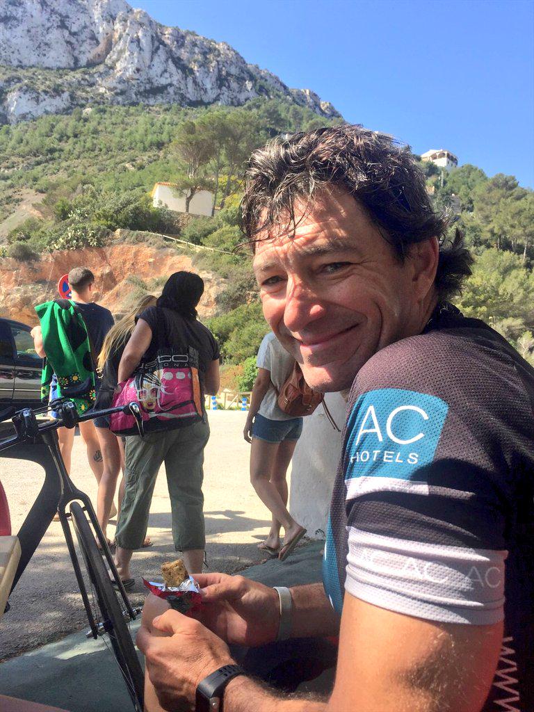 enricllz's tweet photo. 320km con la #cofradiadelpedal esta semana santa @aitorbaron70 @FrancescCalp @gymplaza @RamiroLahera #gass 🚴🚴🚴🚴💨💪 http://t.co/sT6gxN11wp