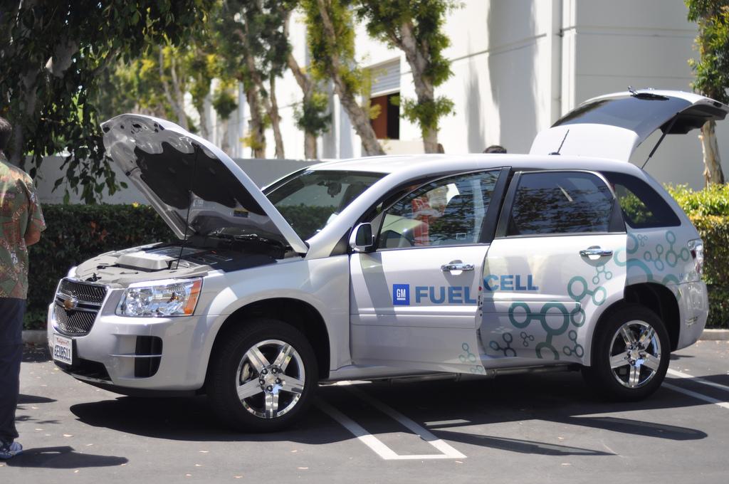 tudelft's tweet image. Nadelen van waterstof? #VraagHetTUD bit.ly/1NW4YG7