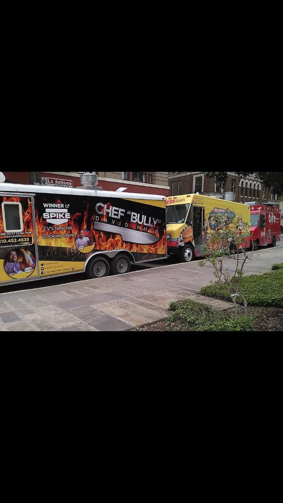 CHEFBULLYDPAGE's tweet photo. Today we'll be @Methodist hospital 8109 Fredericksburg rd from 11-2 #OnTheChow #goodeats #ChefBully http://t.co/CvaFDHYoRC