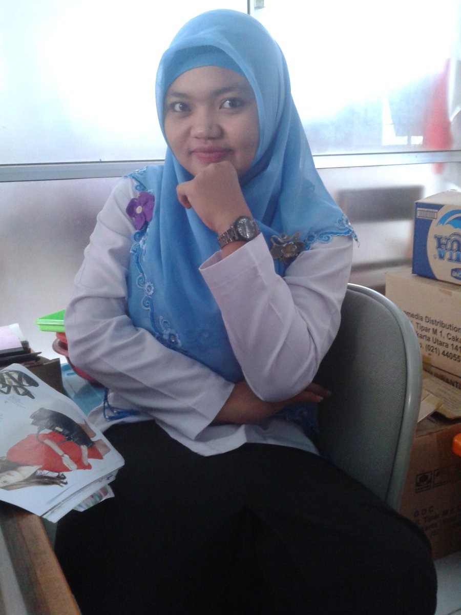 cuitygalausseja's tweet photo. diriku yng lagi galau tanpa kekasih alias jomblo http://t.co/xEmErzqRbN