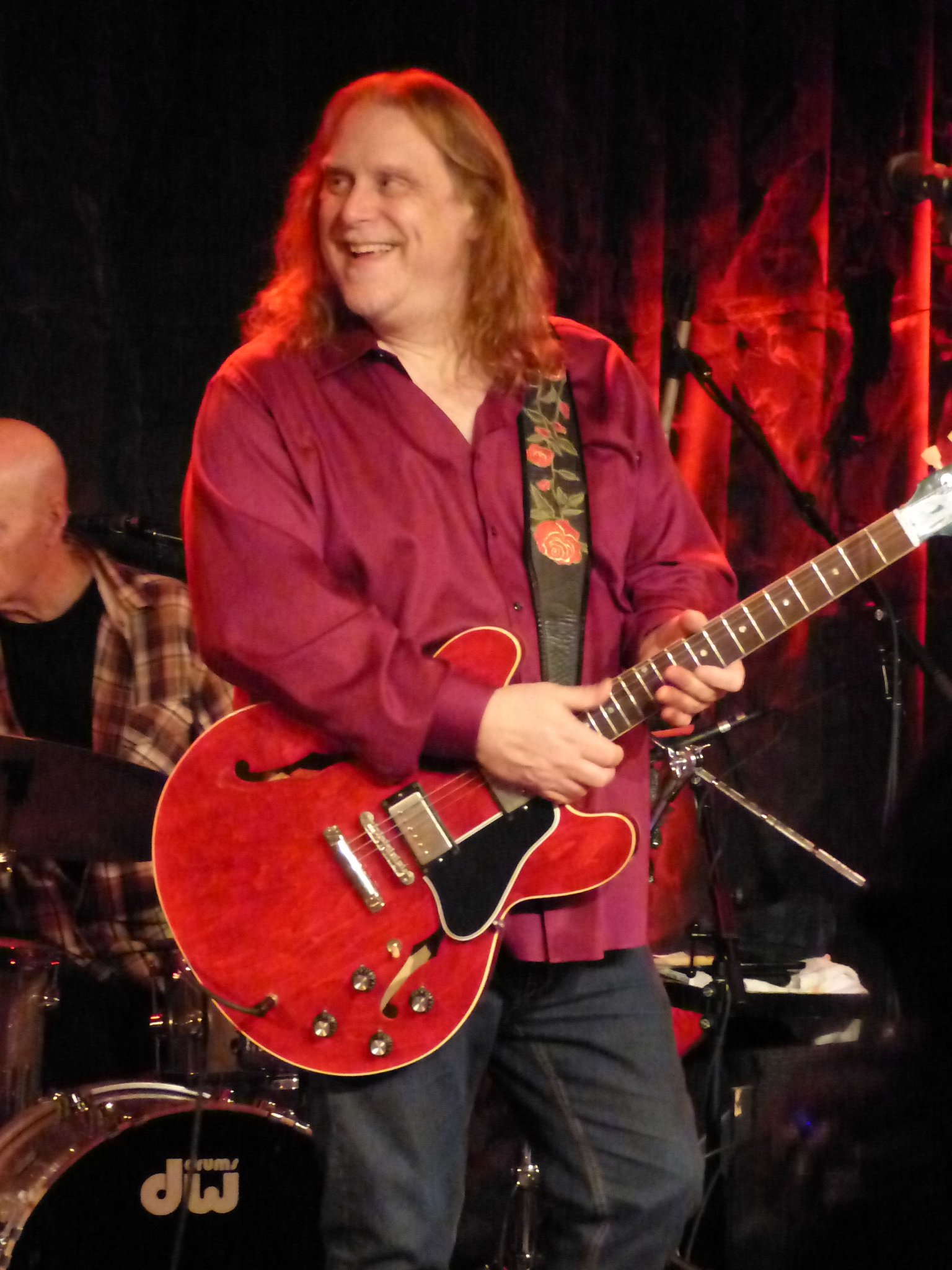 Warren Haynes. singer/guitarrist Gov\t Mule  today turns 55. HAPPY BIRTHDAY WARREN! LONG LIFE! 