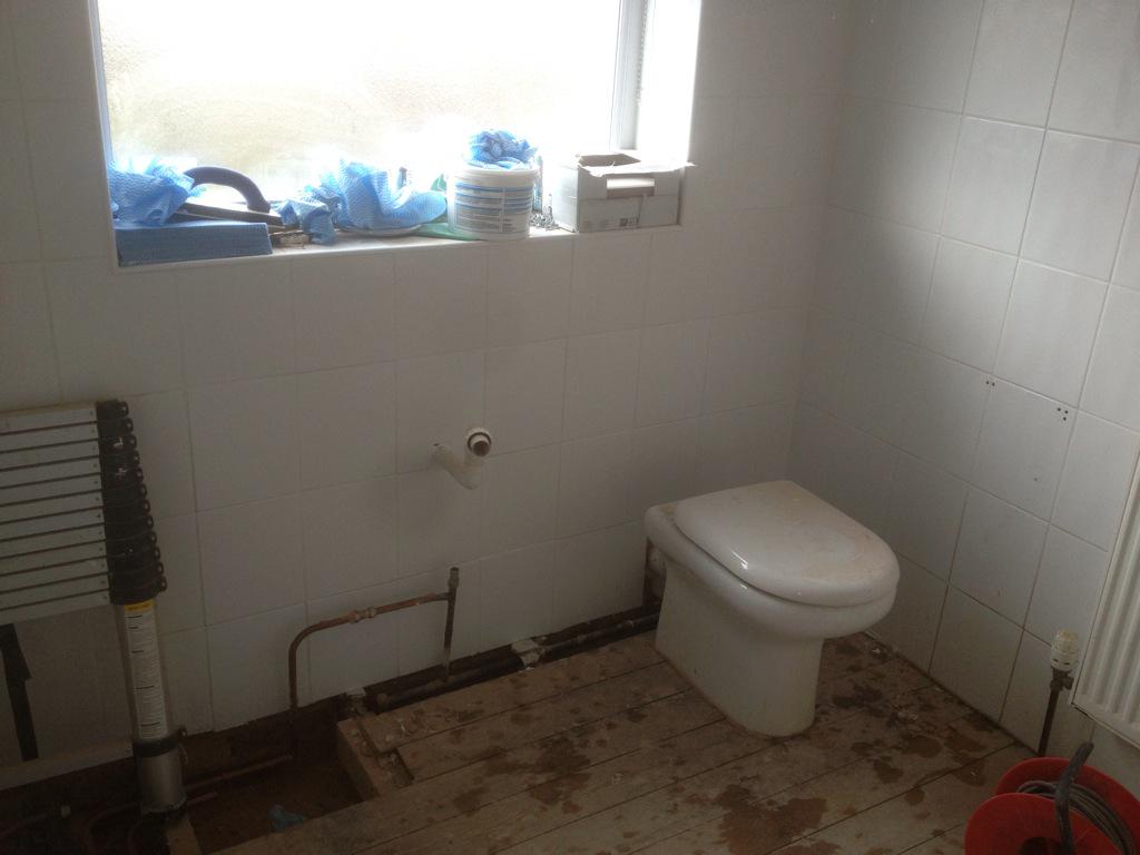 Teammaintain82's tweet photo. Bit of #tiling done this week on a #refurb in #cheshunt http://t.co/VZJfXIiv4R