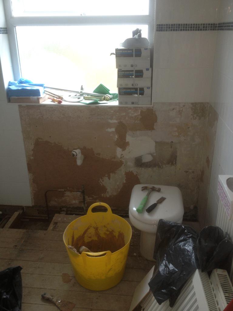 Teammaintain82's tweet photo. Bit of #tiling done this week on a #refurb in #cheshunt http://t.co/VZJfXIiv4R