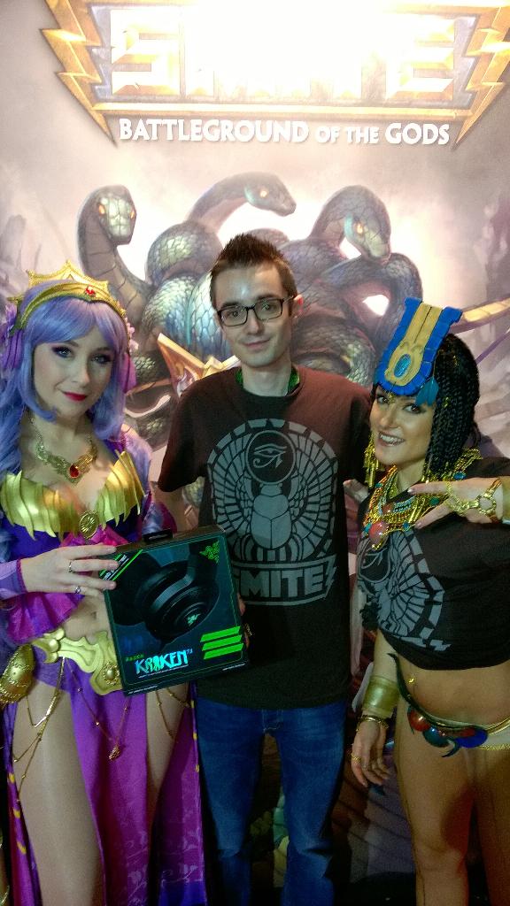 SMITEGameFR's tweet photo. #giveaway avec @HiRezDevotion. Un Kraken 7.1 @razer a gagner. Follow &amp; RT. Résultat mardi 7 avril 18h #GA2015 #smite http://t.co/KwUvRXECRb