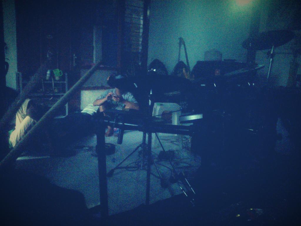 Sesi recording , bersama kawan dari tretes, nemothorax.