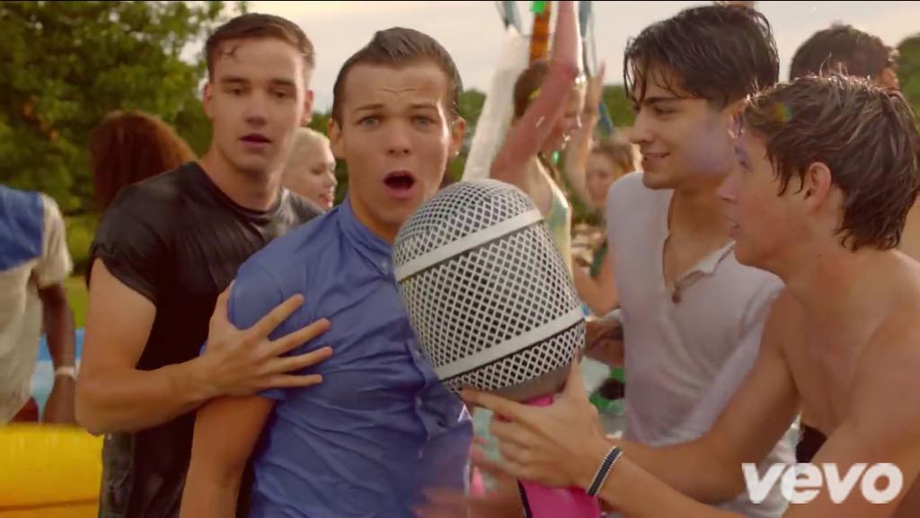 rinrindenwa2's tweet photo. 落とされるまでの Louisの

顔 😂😂😂😂💖💖💖

Niallまで 顔が 😂😂😂😂💖

I vote for #OneDirection #TheyerTheOne @radiodisney http://t.co/OTUriZCXJb