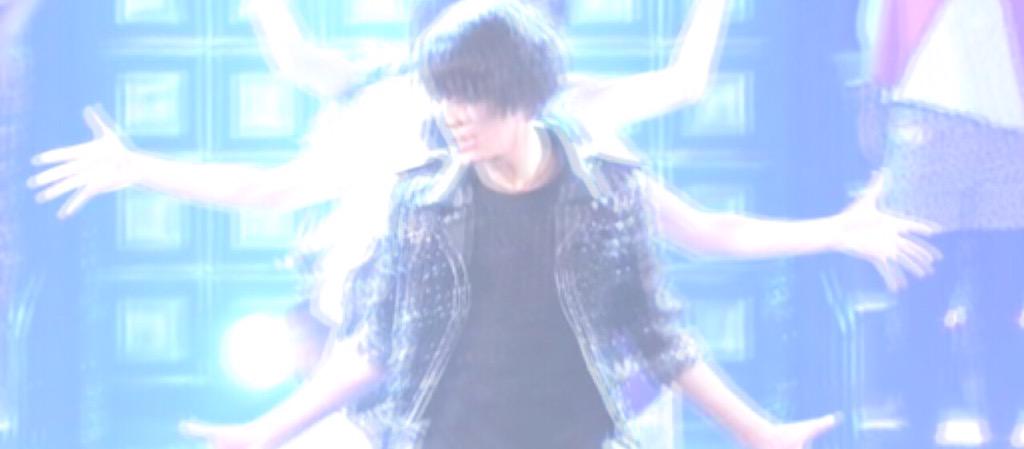 mt27llq's tweet photo. 27

　　　＿＿

.　　　　　　君の

　　　笑顔が

.

　　　rrR

.　　　　　⇢ 💎 ⇠

　　　　　　　　　Fff
.

　　　　　　僕に

.
　　　勇気を

.
　　　　　呉れる

　　＿＿

11 http://t.co/nmuBPIl28l