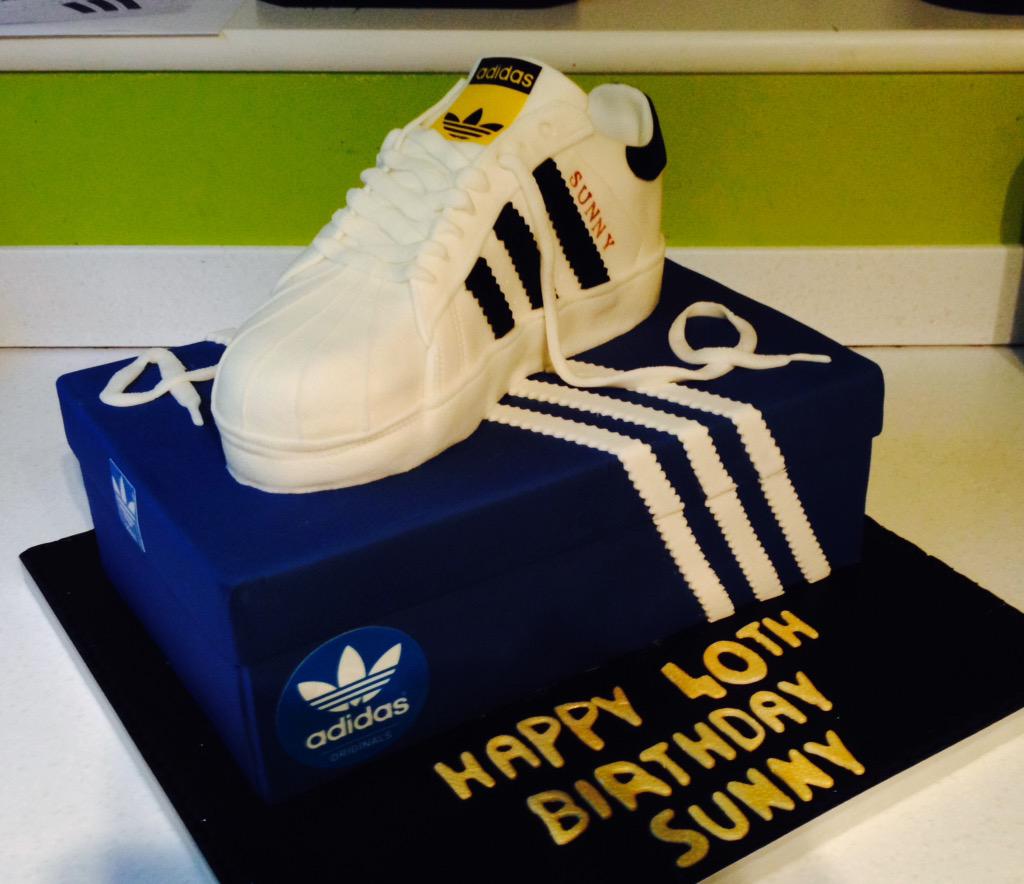 Торт adidas
