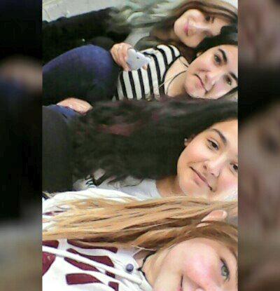 sarakirabbi's tweet photo. He vuelto chavales✌💁😂💕
Pd: En la foto se nota que me estoy meando de risa xd http://t.co/FcuqwagRfz