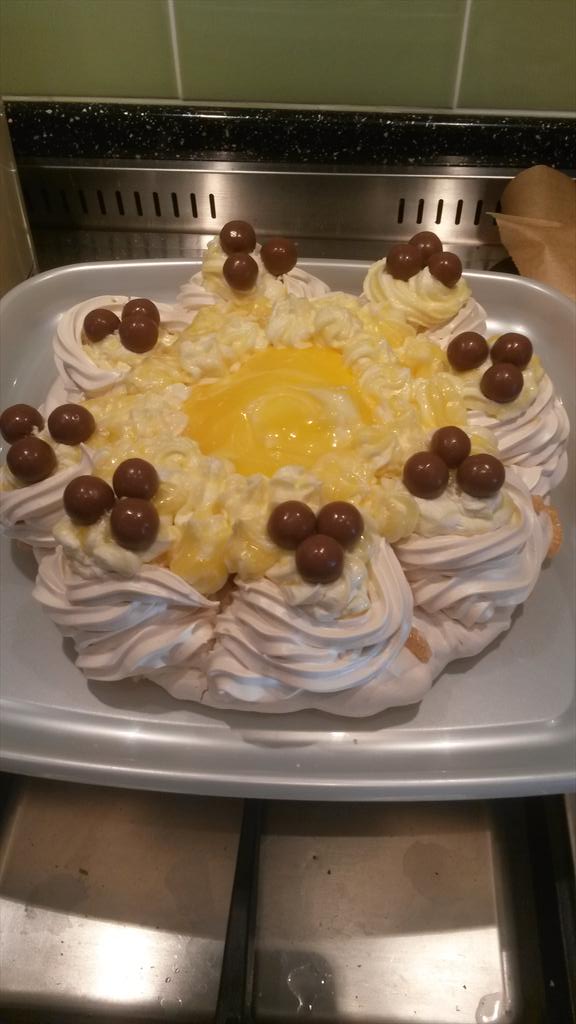 BurnXx999's tweet image. Easter cake is done