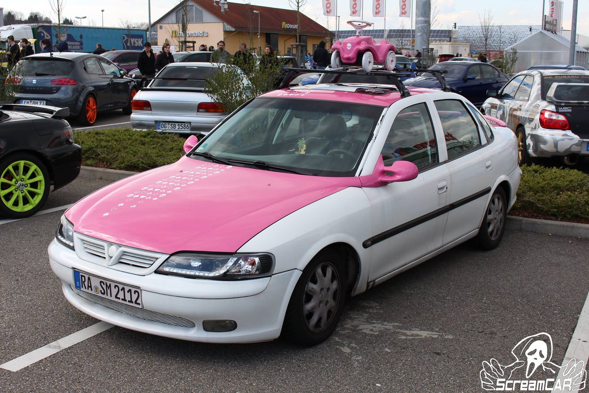 TeamLaterfire's tweet image. For a brief moment I thought I saw @NFSNikki 's car.