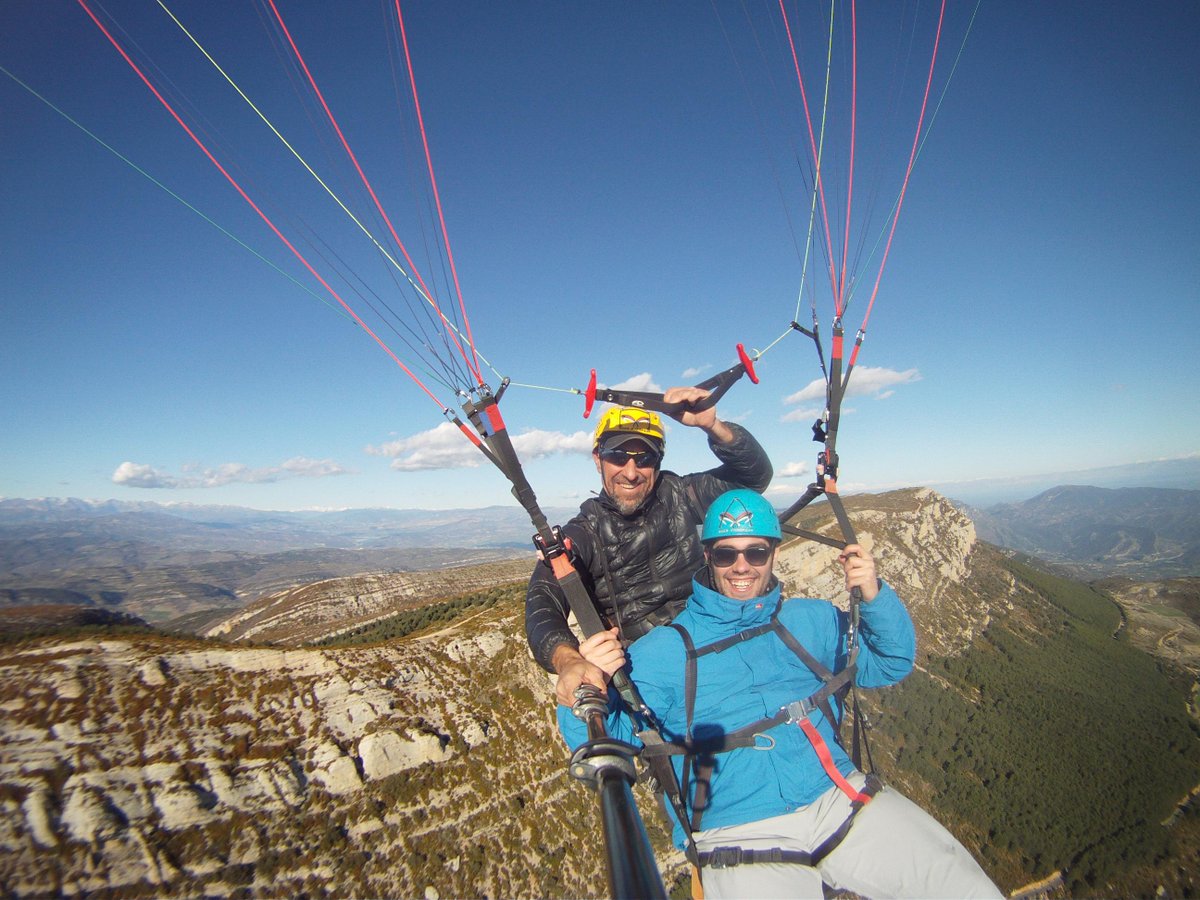 Ager_Parapent's tweet photo. http://t.co/gpS2o24fUT

Esta semana santa ha sido todo un éxito ¡Sol y buen tiempo! http://t.co/bInW2rsbSb