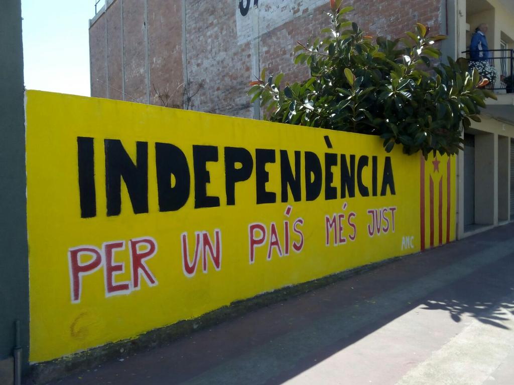Independència per un país més just! Bona feina avui a #Pineda amb <a href="/ANCPineda/">ANC Pineda de Mar</a> i <a href="/MaresmexIndep/">MaresmexIndep</a>!
