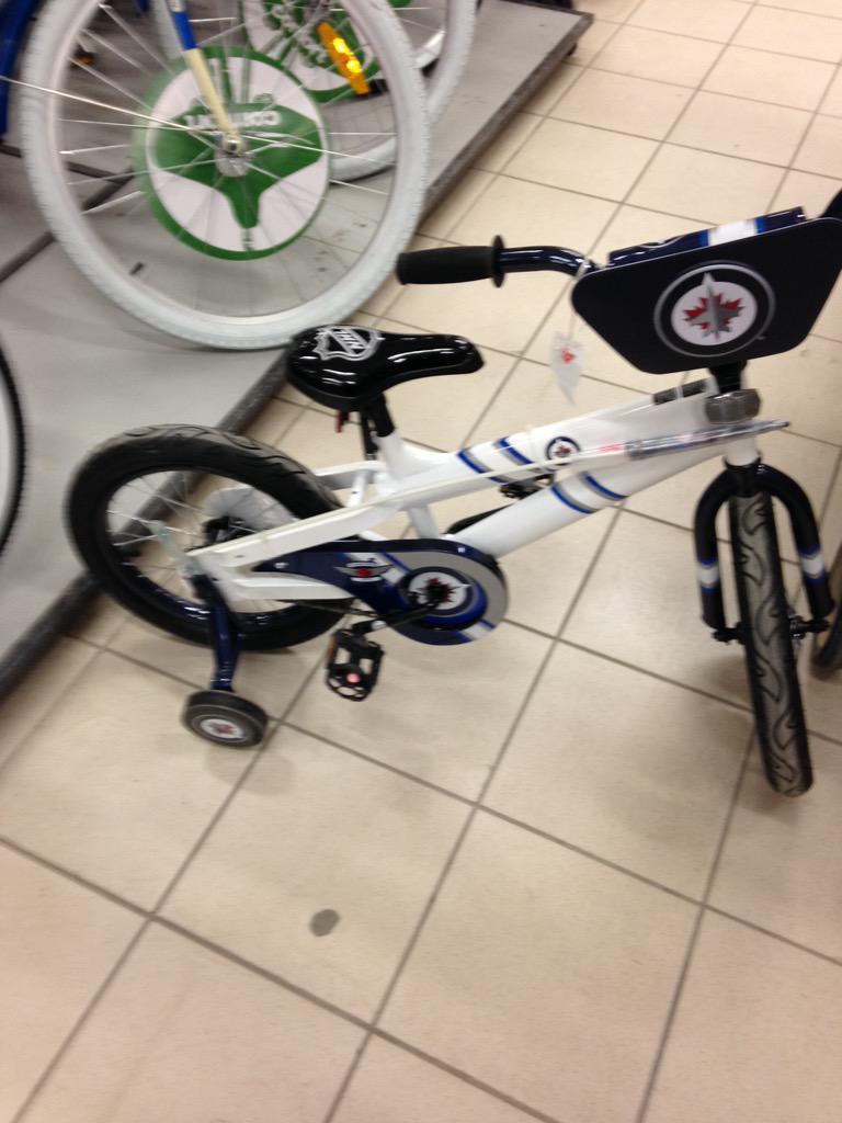 JetsGirl76's tweet photo. Is it wrong that I'd be jealous if I got this for my kid?? #makeoneforme #onlyforkids #GoJetsGo http://t.co/1oa2YA2Y9t