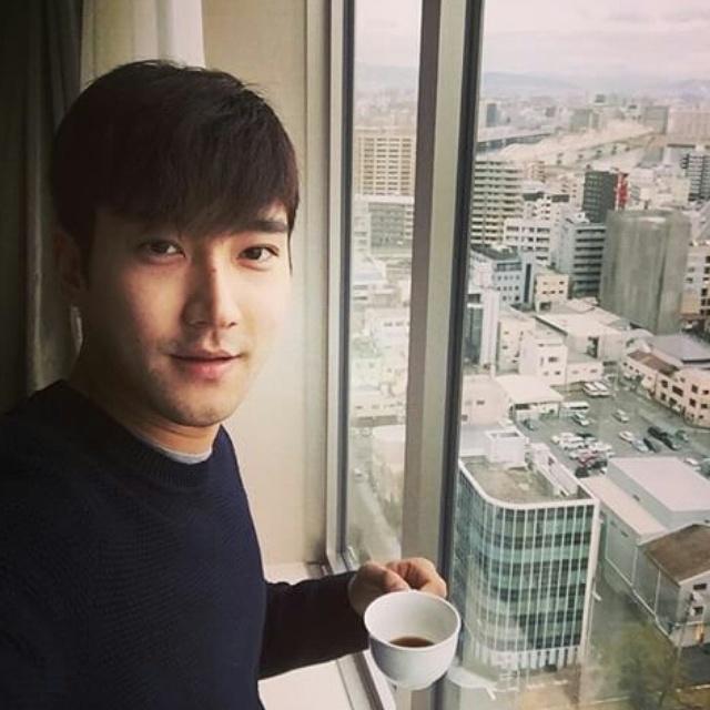 Happy birthday Choi Siwon!!! ^^ Wyatb,keep healty. Visual SJ orang teralayyyyy ^^       
