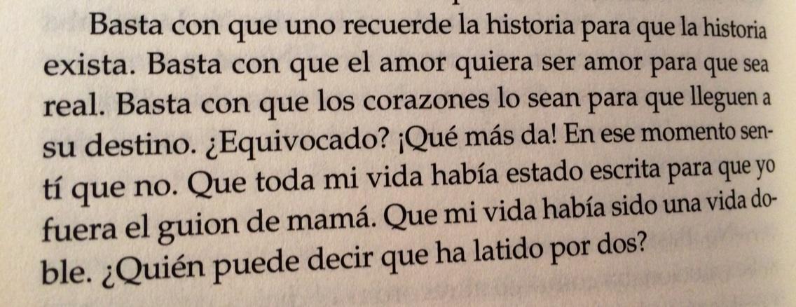 AstroiCastro's tweet photo. Gracias @maximhuerta  por enseñarme que los faros apagados son los que brillan más, y por esta joya #LaNocheSoñada 📖 http://t.co/MT03wwLJ0u