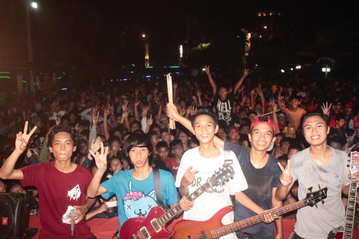 Thanks dulur X-SQUAD FAMILY PRESENT , 5 april 2015 <a href="/Monkasel/">Monumen Kapal selam</a> sby