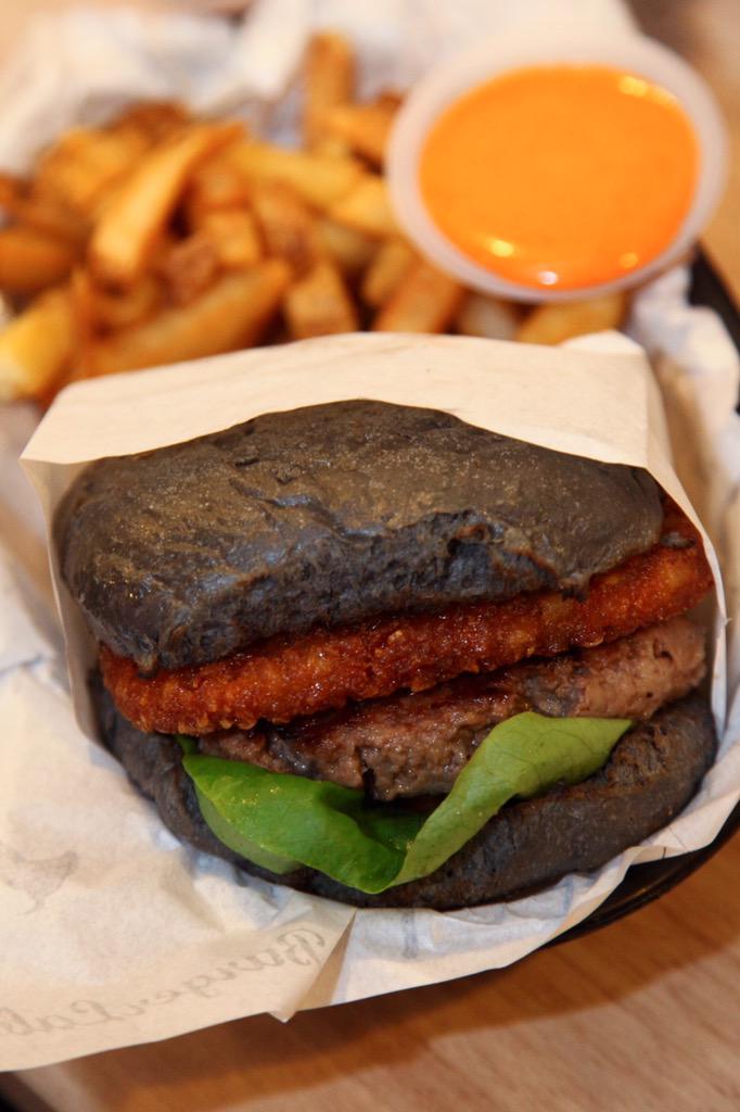 MyMalaysia_'s tweet photo. Big On Burger? Check out the hottest burger joints in town #MYFoodFight #AprilFood

Read more: http://t.co/ZZBxklZRdU http://t.co/IfX83fvMTU
