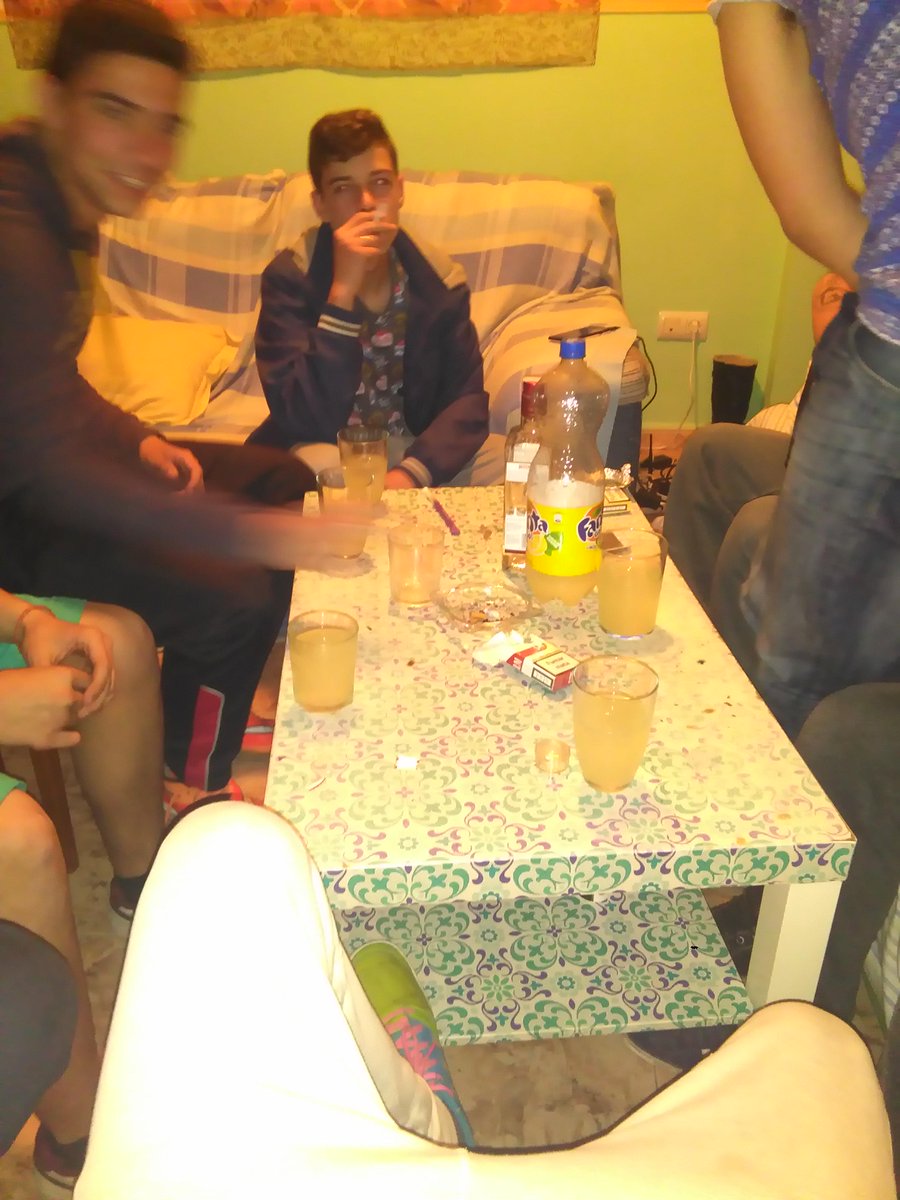 danny_ayalaa's tweet photo. No ahyy nada mejor q unos cubaticas con tu gente ;) http://t.co/izLZ2G4HR9