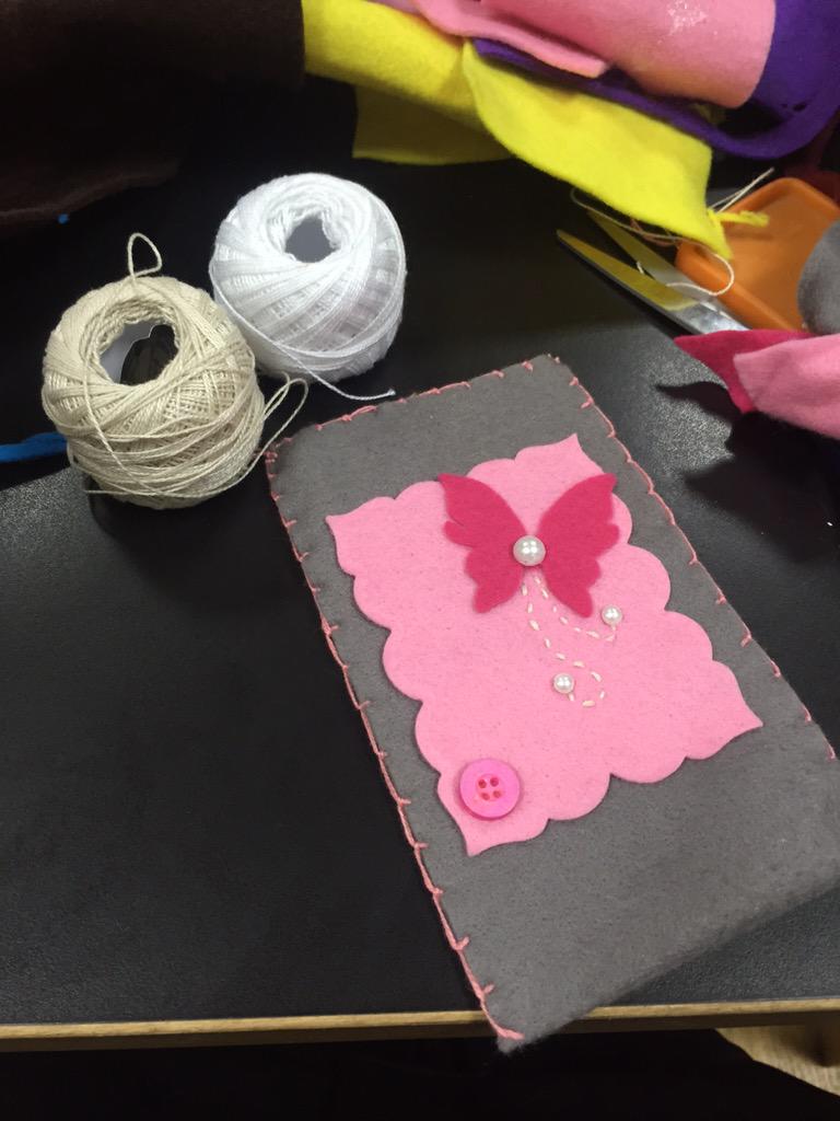 9weEeF_Q8's tweet photo. Handicraft felt art workshop #MECWeek2 http://t.co/bVFjbAEPFh