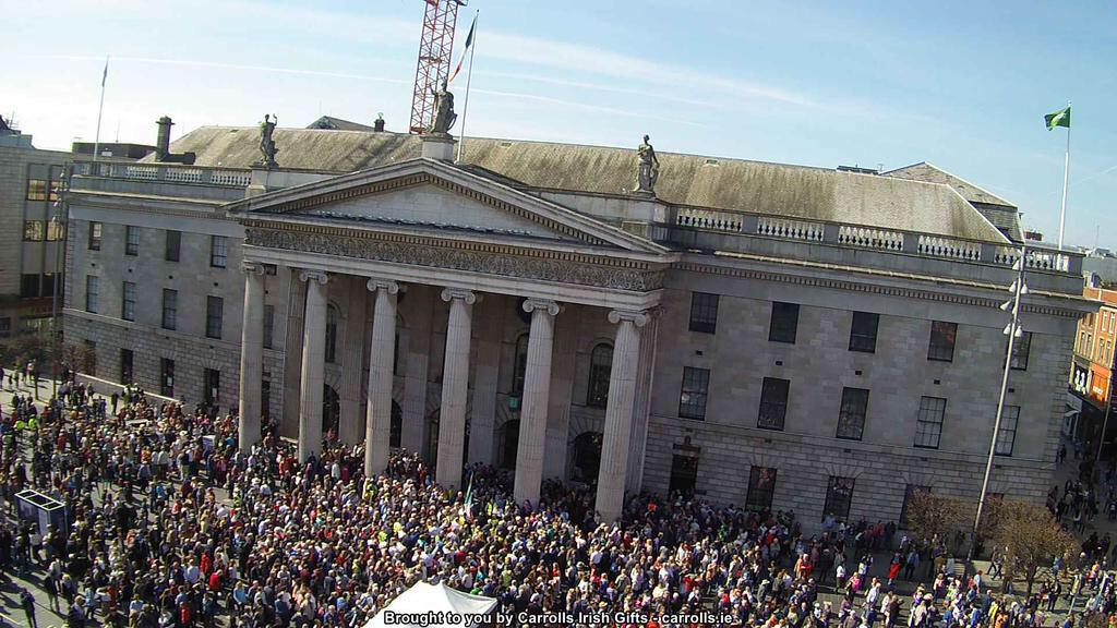 Carrollsgifts's tweet photo. @NiallGibbons @drivetimerte fantastic atmosphere here Niall #RoadtotheRising #gpocam http://t.co/Lua9s9ZH4C