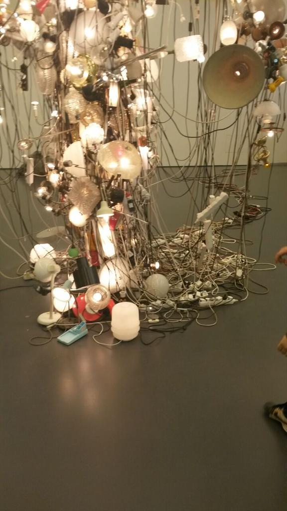 dam_debby's tweet photo. Kunsthal in Rotterdam,  even anders kijken# kunsthal Rotterdam http://t.co/IWc7k1swWH