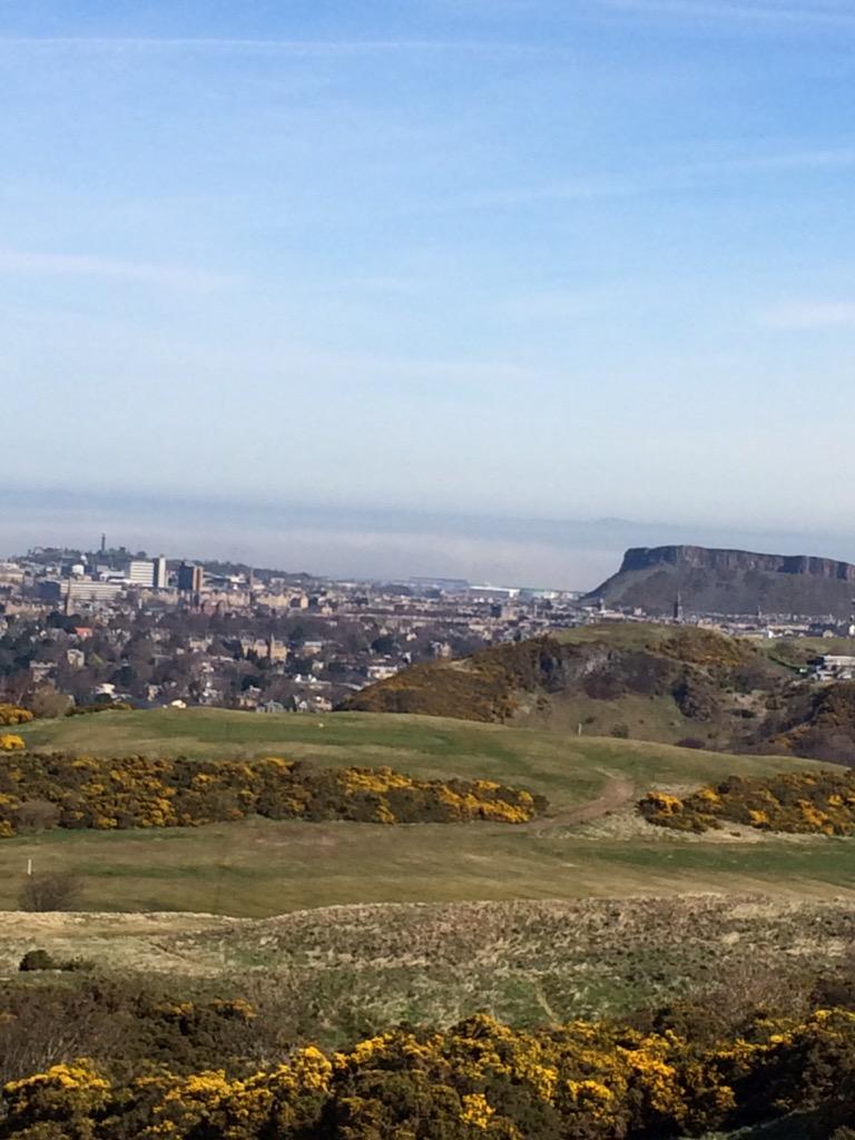 Beathhigh's tweet photo. Gorgeous view from Braid Hills today. http://t.co/yxyXLKaUMA