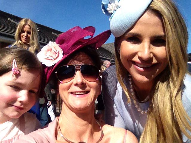 evbsport's tweet photo. Beautiful day 4 #Fairyhouse @CartonHouse @VogueWilliams. Recognise ur #star @BearGrylls #babyblue #moststylish2015 http://t.co/8vHp7XAXYN