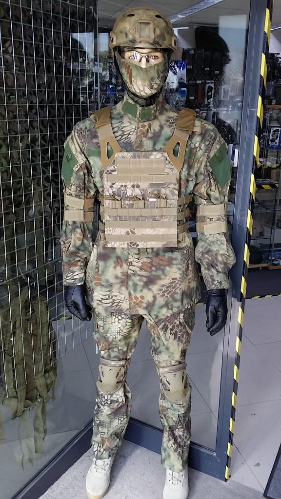 Equipacion Rattle Snake completa, casco, balaclava, uniforme,  chaleco, etc...... MOLA!!!!