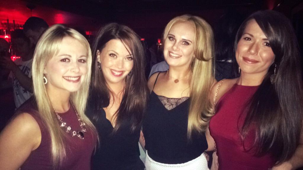 BecRowlands_218's tweet photo. 👭🍸👯 http://t.co/0GqVo7659q