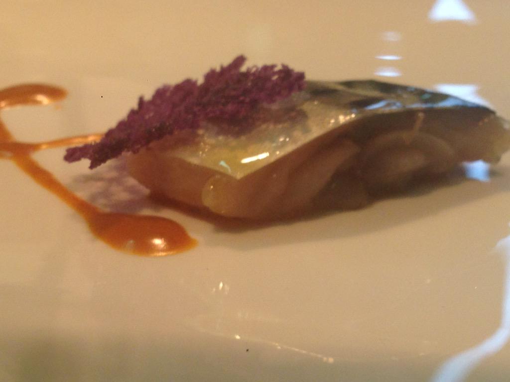 Lingua di vitello,sgombro, salsa ai ricci#michelin#oseleta