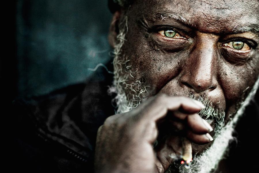 500px's tweet photo. How to Approach Strangers on the Street and Ask for Their Picture: http://t.co/ACFt1SOWT9 http://t.co/lXWLOonAuG