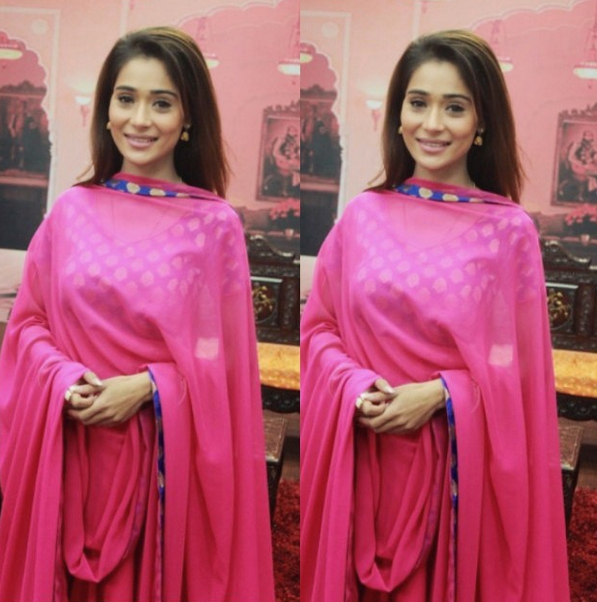 SaraKhanFC's tweet photo. Elegance is the only beauty that never fades.
@seraloveleen #SaraKhan http://t.co/851lXJAWho
