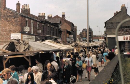 Saracenshead1's tweet photo. A picture of #Ormskirk market, that was found in a car boot. Any idea when this may have been taken? @HistoryofLancs http://t.co/7UQHT8VcEy