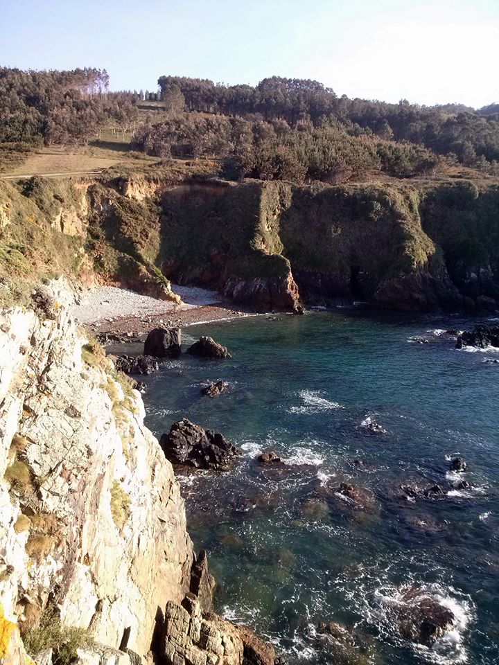 Comezamos semana cunha imaxe de onte  nas "Catedrais" de #Carballo, preto da Praia de #Razo. Aínda non as coñeces?