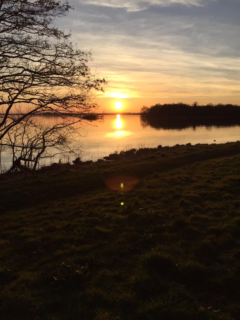 pteightyfive's tweet image. An Irish sunset .. What a properly pretty country we live in! #sunset #ireland