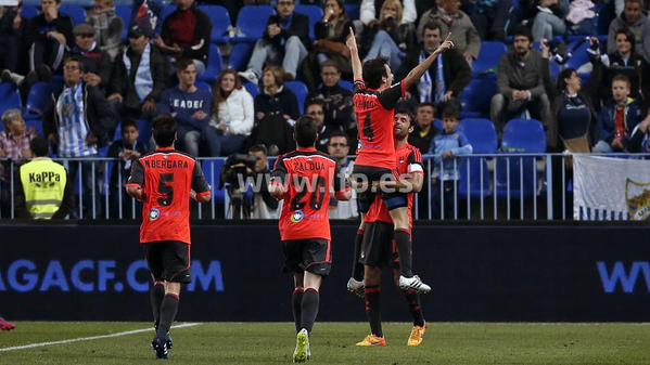 LaLiga's tweet photo. Sigue votando. El mejor gol lo marcó:

RT->Pedro Ríos (@recreoficial)
FAV->Rubén Pardo (@RealSociedad)
#SienteLaLiga http://t.co/2oJB5Zcmc8