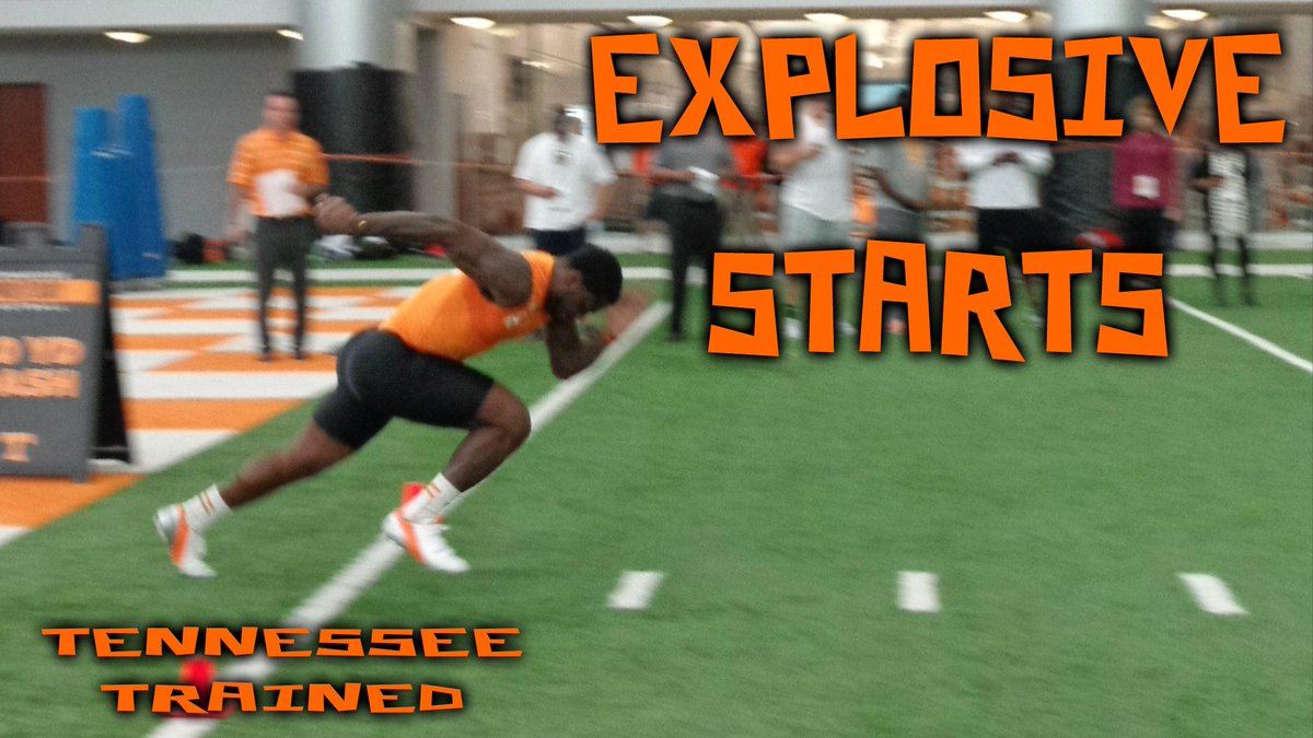 CoachDBLawson's tweet image. Start the week off FAST! #TrainHardPlayFast #KneeDrive #ArmDrive #FastArms  #GainGround #StraightAhead #Finish