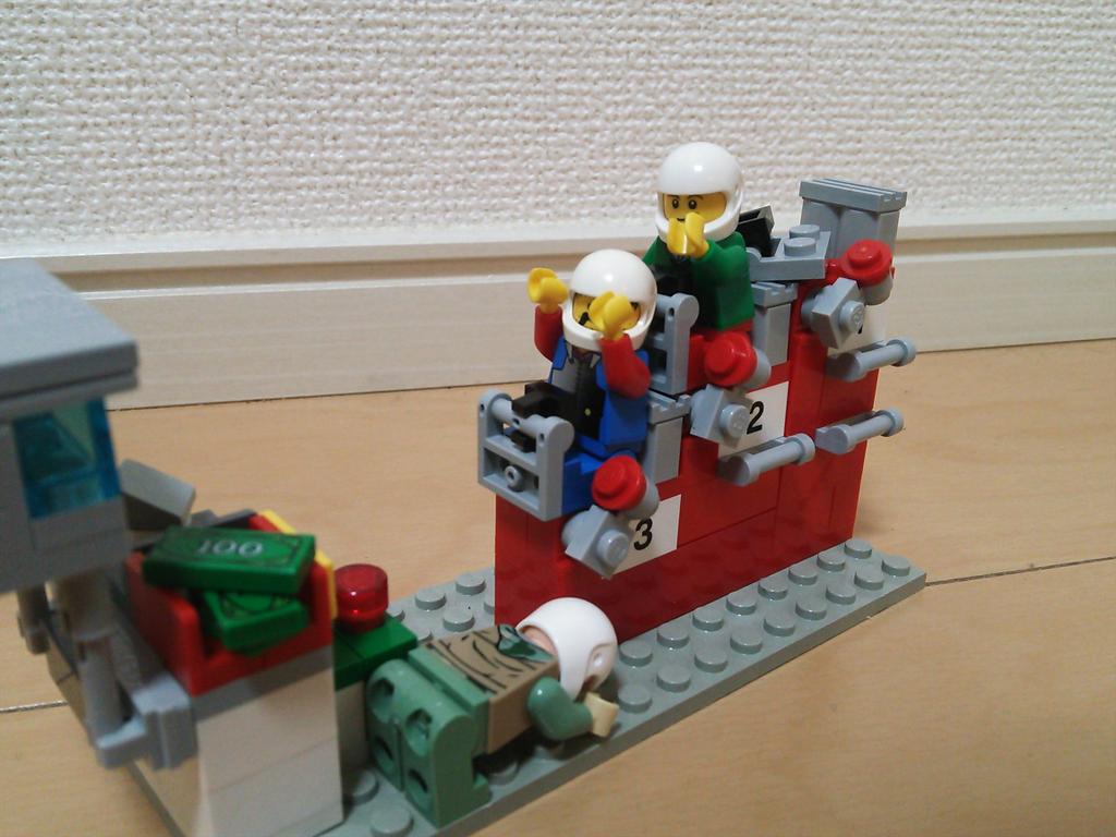 シサタ ロヘーロ A Twitter カイジにでてきた友情確認ゲーム 救出 をレゴでつくった Http T Co 8w1kqro9vz