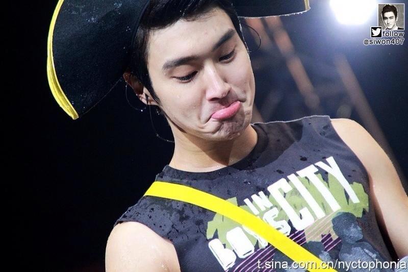 HAPPY BIRTHDAY TO ONE AND ONLY DORKY VISUAL SUPER JUNIOR CHOI SIWON       HAPPY 30th HANDSOME BOY! 