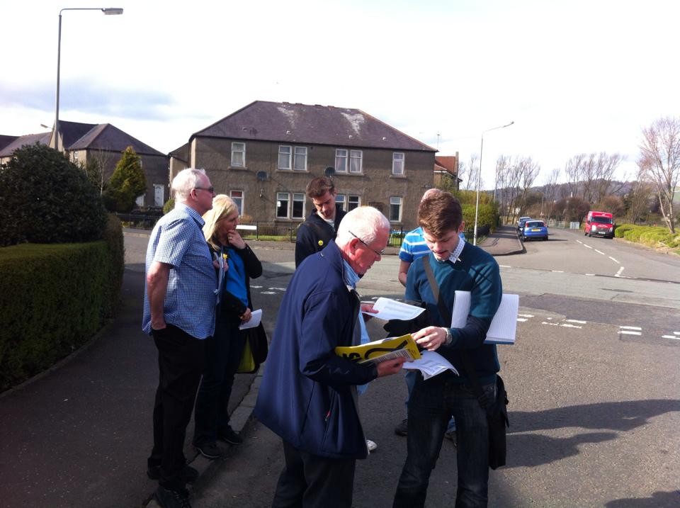 Steven4Stirling's tweet photo. Some of the magic team in #Raploch #Stirling today. #VoteSNP #GE15
Great response. #StevenforStirling http://t.co/O679xRXAtk