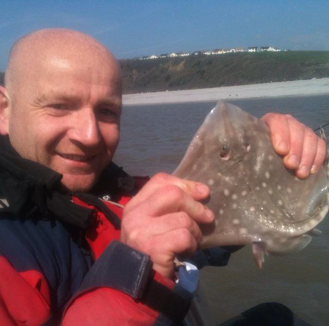 michaelburnett9's tweet photo. #kayakfishing #Barry#southwales#bass#spottedray#turbot#thornbackray#thewaytofish http://t.co/9AmKLrLFuD