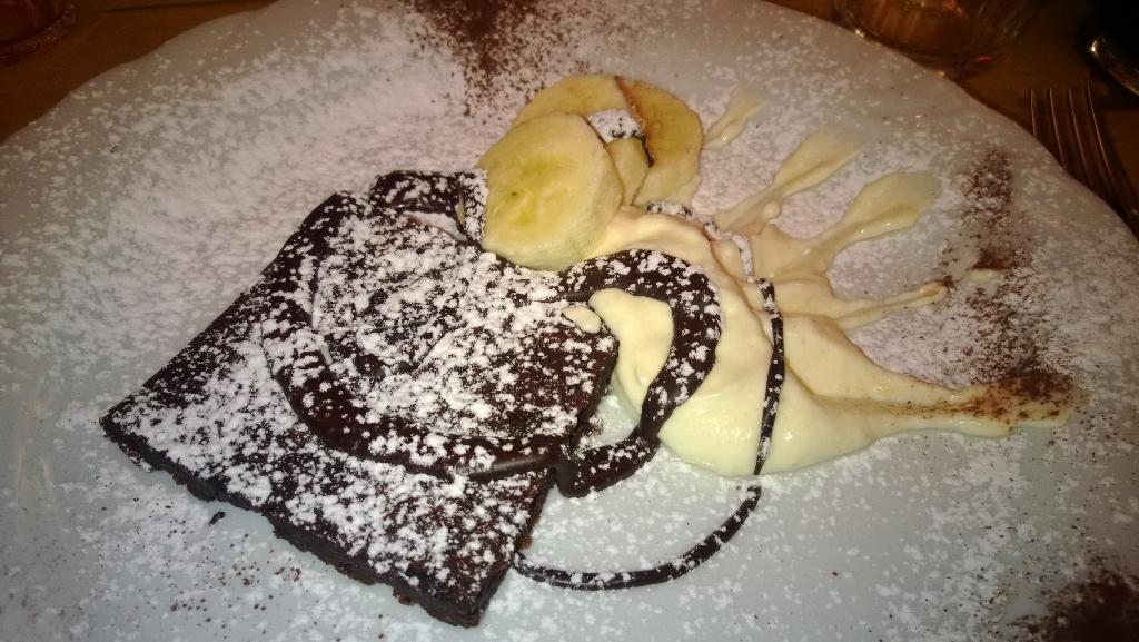 raffa71p's tweet photo. Torta al cioccolato @Baretto_Megli ricetta segreta. @vezio @golfo_paradiso @VersoExpo2015 @FabioTradigo @TursiAle http://t.co/tMOM1Rmm8h