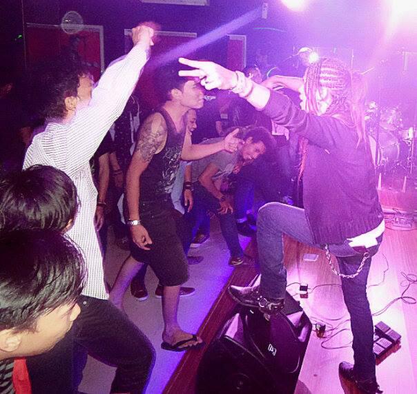 #rock on\m/<a href="/AnjoyCommunity/">Anjoy Bersatu</a> <a href="/_snowair/">Snow Air</a> <a href="/alterbridge/">Alter Bridge</a> <a href="/LArc_official/">L'Arc-en-Ciel</a> <a href="/irsnetwork/">IRS Tax Relief Network</a> <a href="/indie_republik/">indieRepublik</a> <a href="/idout_mania/">Status-X</a> <a href="/DSshaenty/">dwi sshaenty</a>