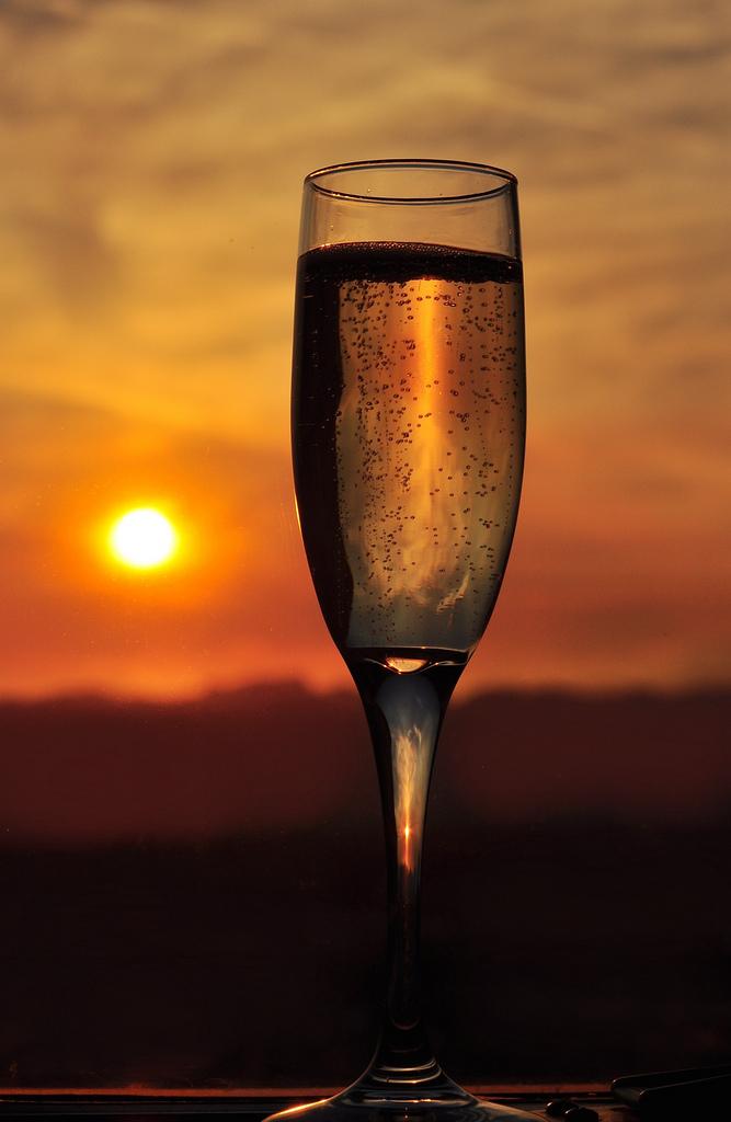 FlyRooftopBarBM's tweet photo. Celebrate, unwind and socialise while overlooking a magnificent sunset views @FlyRooftopBarBM #ComingSoon http://t.co/GKphgF78mJ