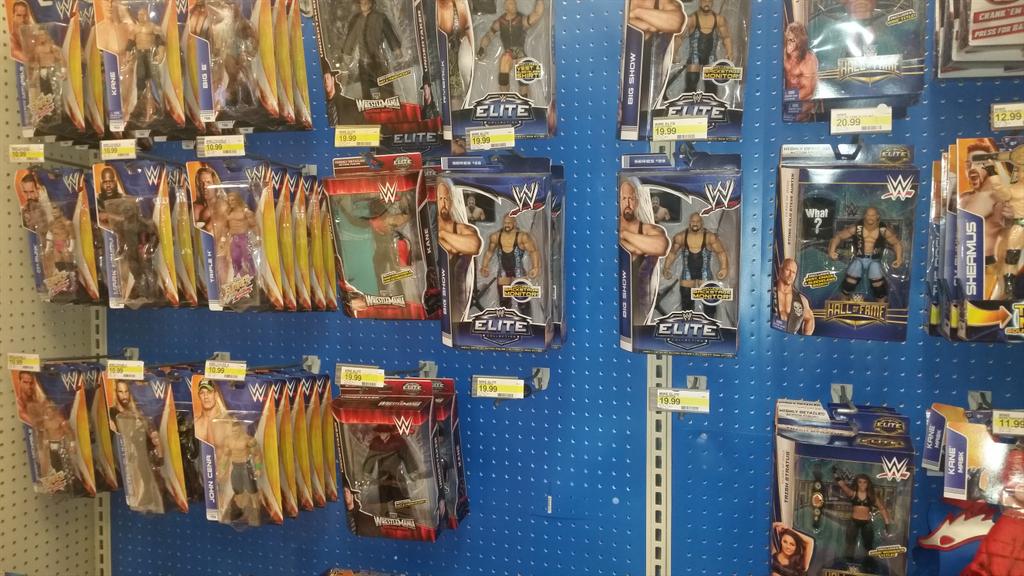 inrogers29's tweet photo. My target finallllly restocked elites! Elite34?! Nope. MORE HOF. 😡 #WhyTargetWhy @FScopers @ColtChamp18 @TOYSPOTTING http://t.co/VFDwV4o6CN