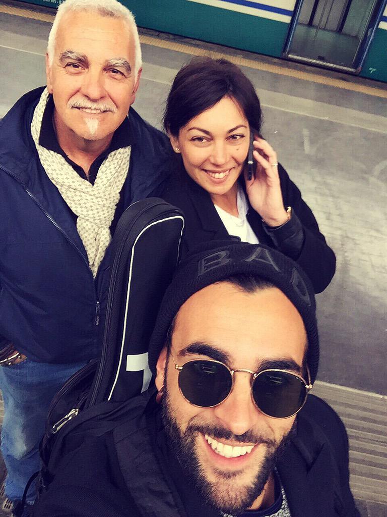mengonimarco's tweet photo. Si ri-parteee! Mancano pochi giorni al nostro LIVE.Troppi pensieri tutti insieme, in circolo! #Mengonilive2015 dajeee http://t.co/N0OjDvYZTS