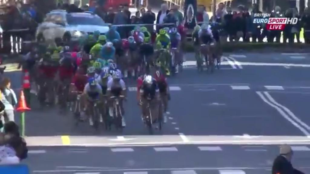benatintxausti's tweet photo. Animo a los afectados d la caida de itzulia . Hay cosas que no deberian de pasar👊!  #antetodoseguridad @ACPspain http://t.co/qzJuoawtl7